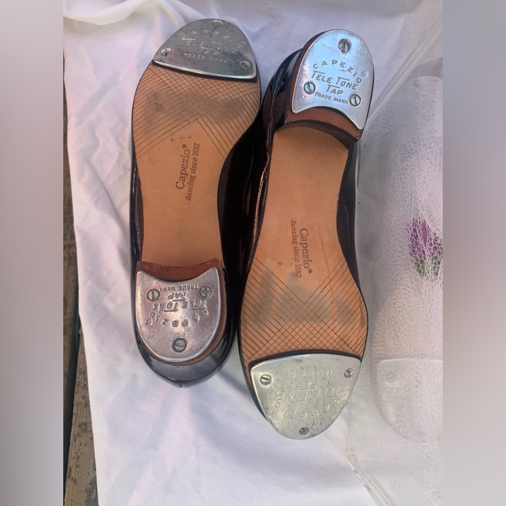 TAP SHOES euc PATENT Leather, Vintage, CAPEZIO, 8.5 sz - Picture 2 of 10